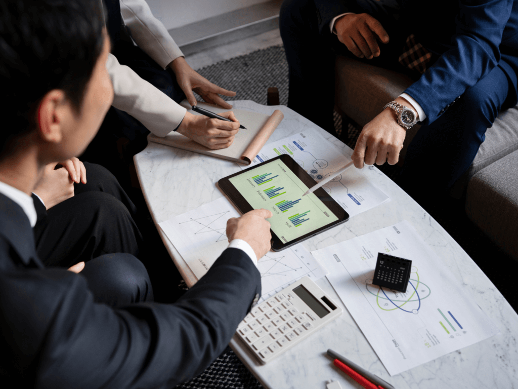 How Malaysian Businesses Can Leverage the Johor-Singapore Special Economic Zone (JS-SEZ) 3 JS SEZ Momentum Investments Job Creation Strategic Sector Focus