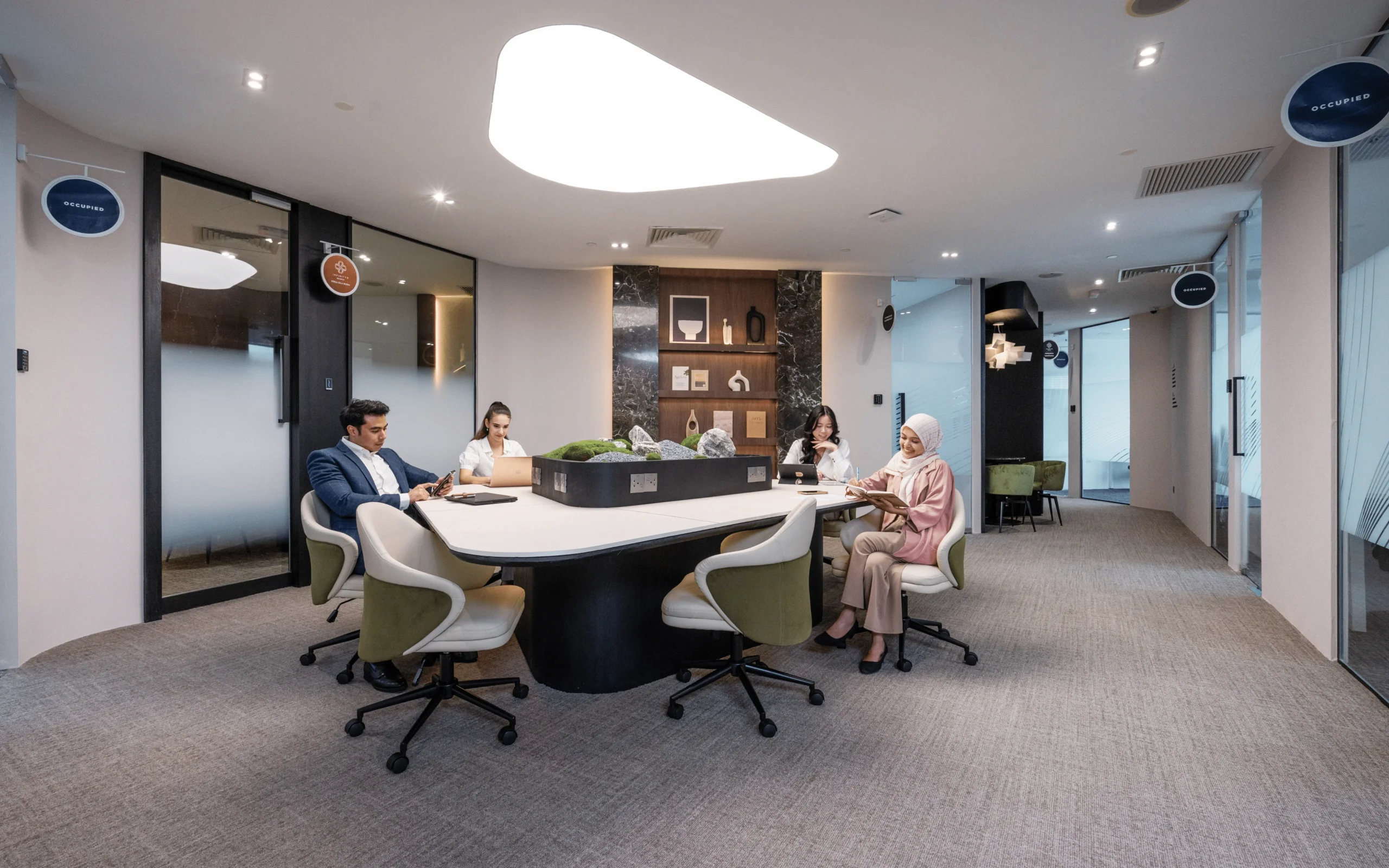 INFINITY8 Reserve Mid Valley Southpoint | Prelaunch Offer 5 MSP-Interior+People-1600x1000-10