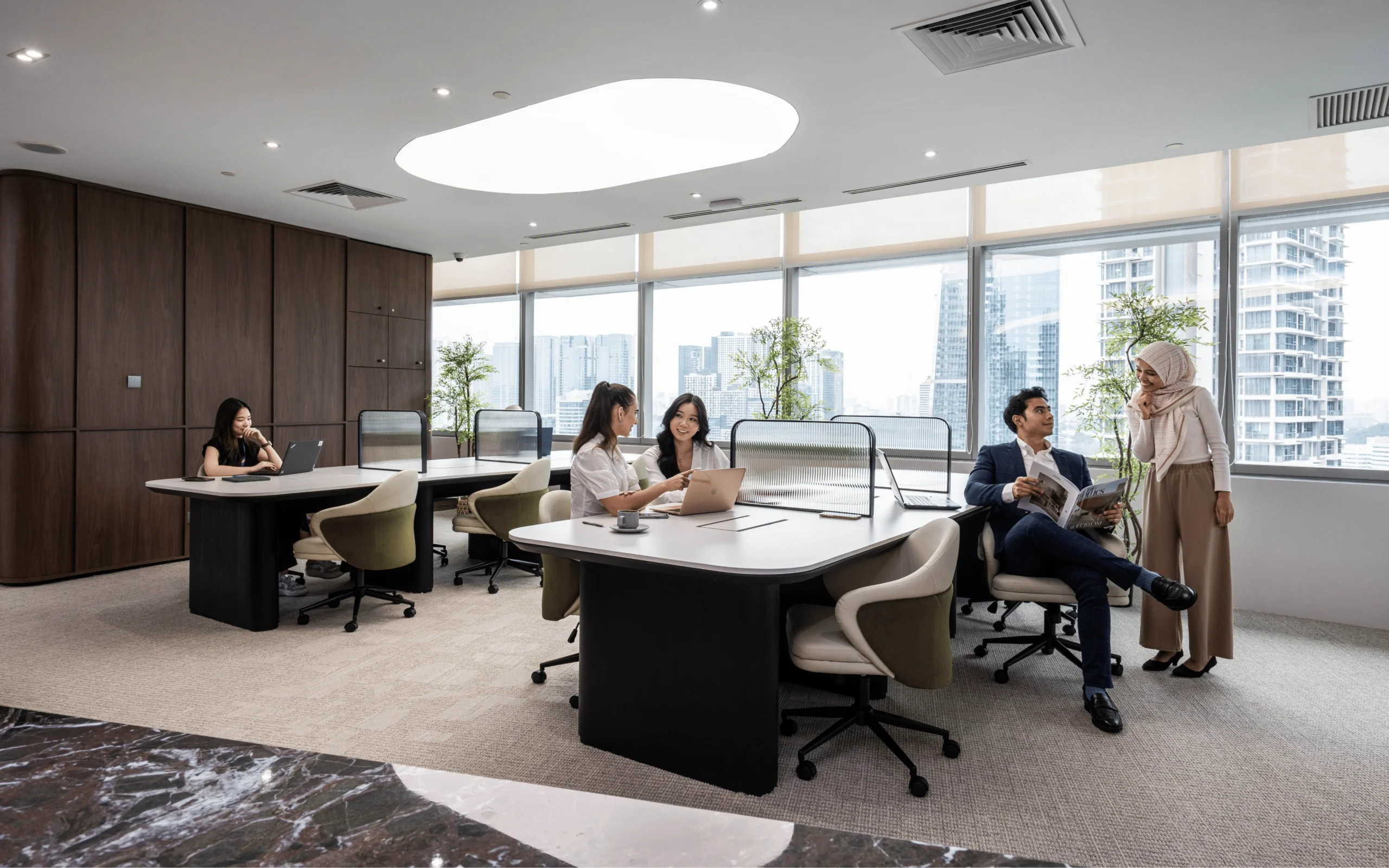 INFINITY8 Reserve Mid Valley Southpoint | Prelaunch Offer 2 MSP-Interior+People-1600x1000-20