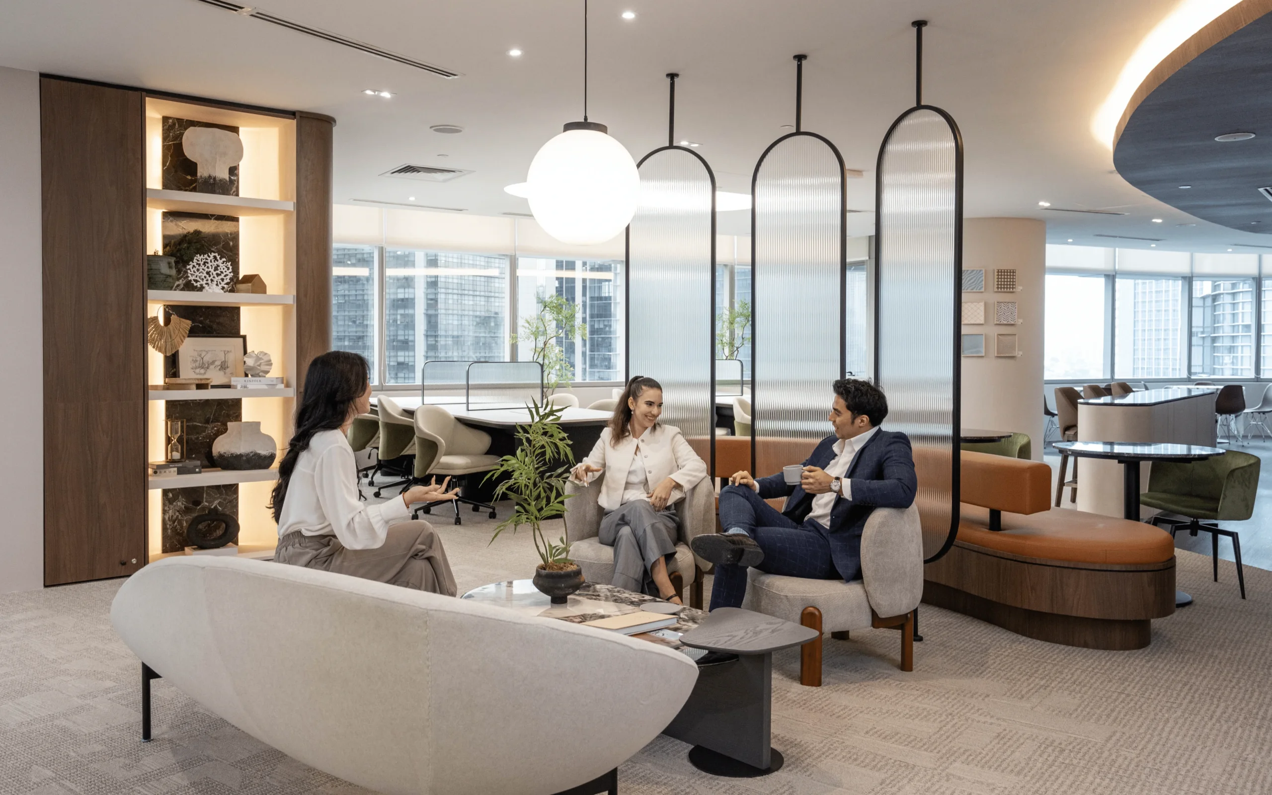 INFINITY8 Reserve Mid Valley Southpoint | Prelaunch Offer 6 MSP-Interior+People-1600x1000-6