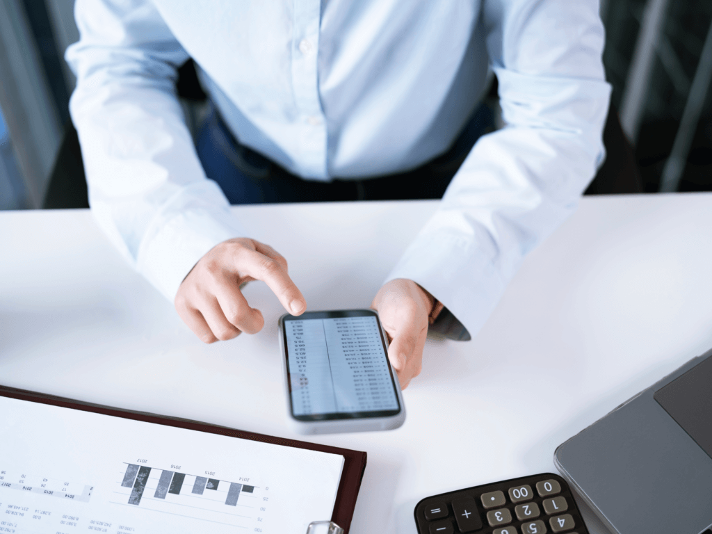 Malaysia’s 5 Common Payroll Mistakes and How INFINITY8 Solves Them 5 Overreliance on Manual Payroll Processing 2